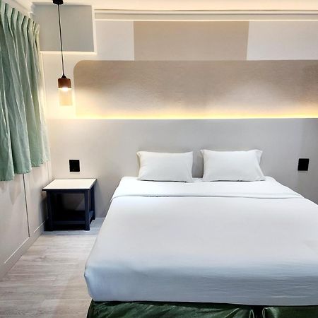 Seatel Phuket, Patong Beach Extérieur photo