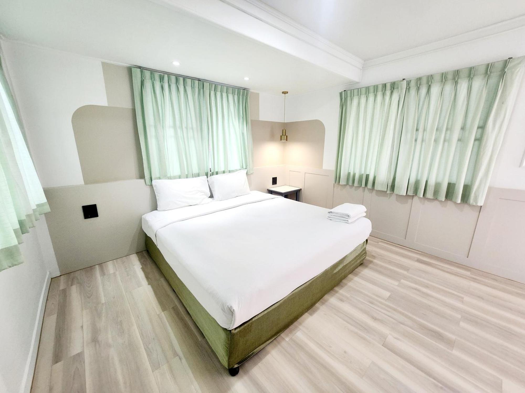 Seatel Phuket, Patong Beach Extérieur photo