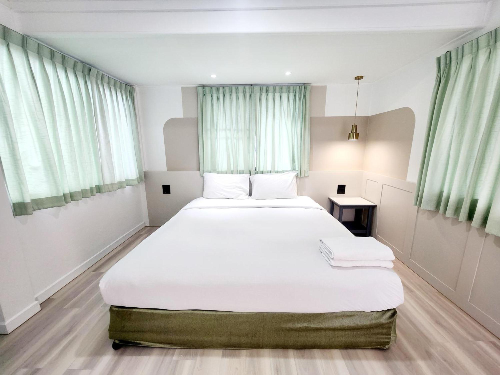 Seatel Phuket, Patong Beach Extérieur photo
