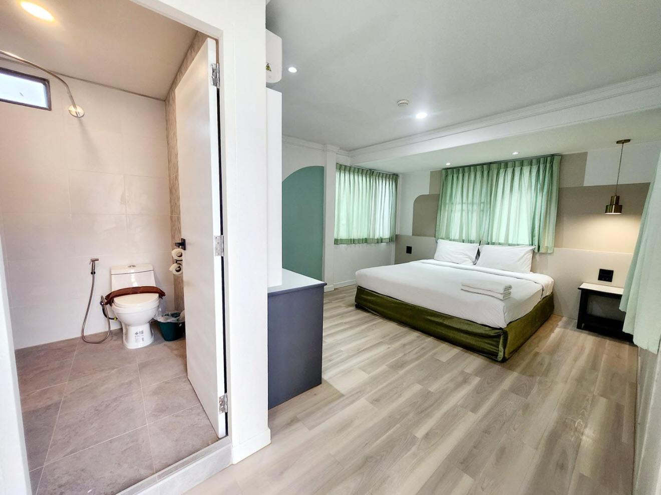 Seatel Phuket, Patong Beach Extérieur photo
