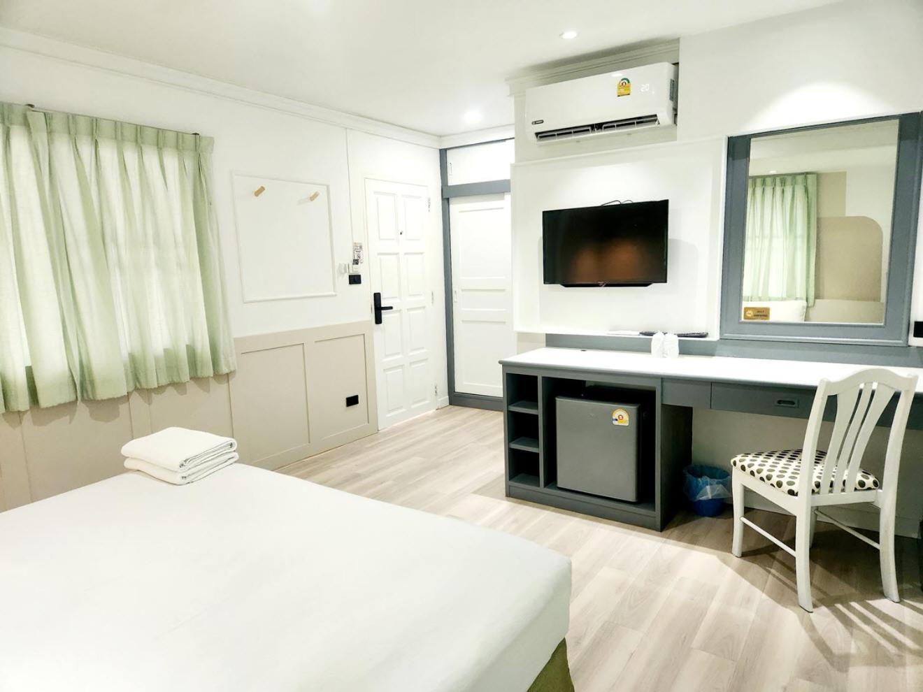 Seatel Phuket, Patong Beach Extérieur photo