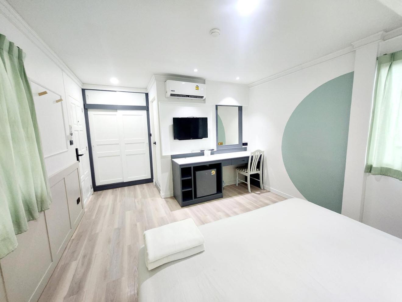 Seatel Phuket, Patong Beach Extérieur photo