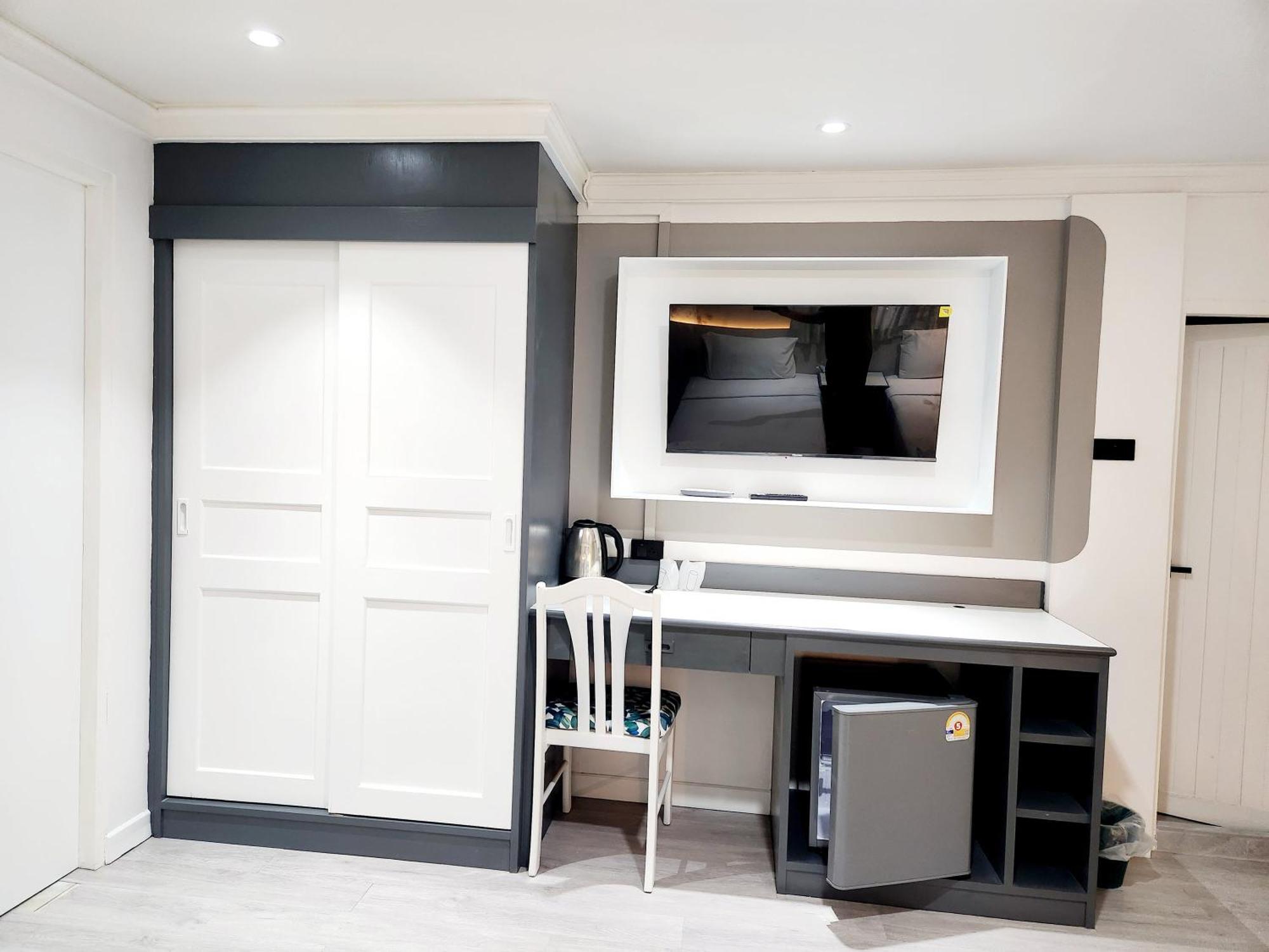Seatel Phuket, Patong Beach Extérieur photo