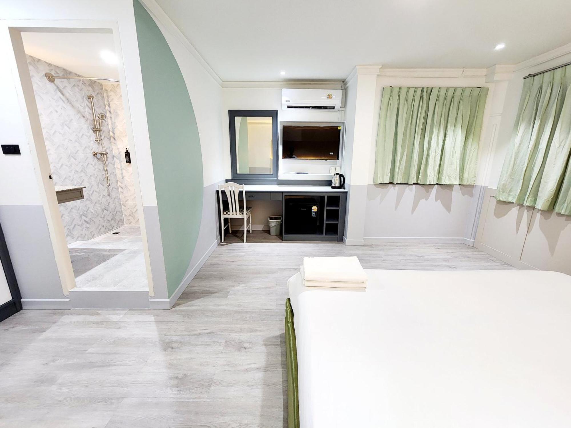 Seatel Phuket, Patong Beach Extérieur photo