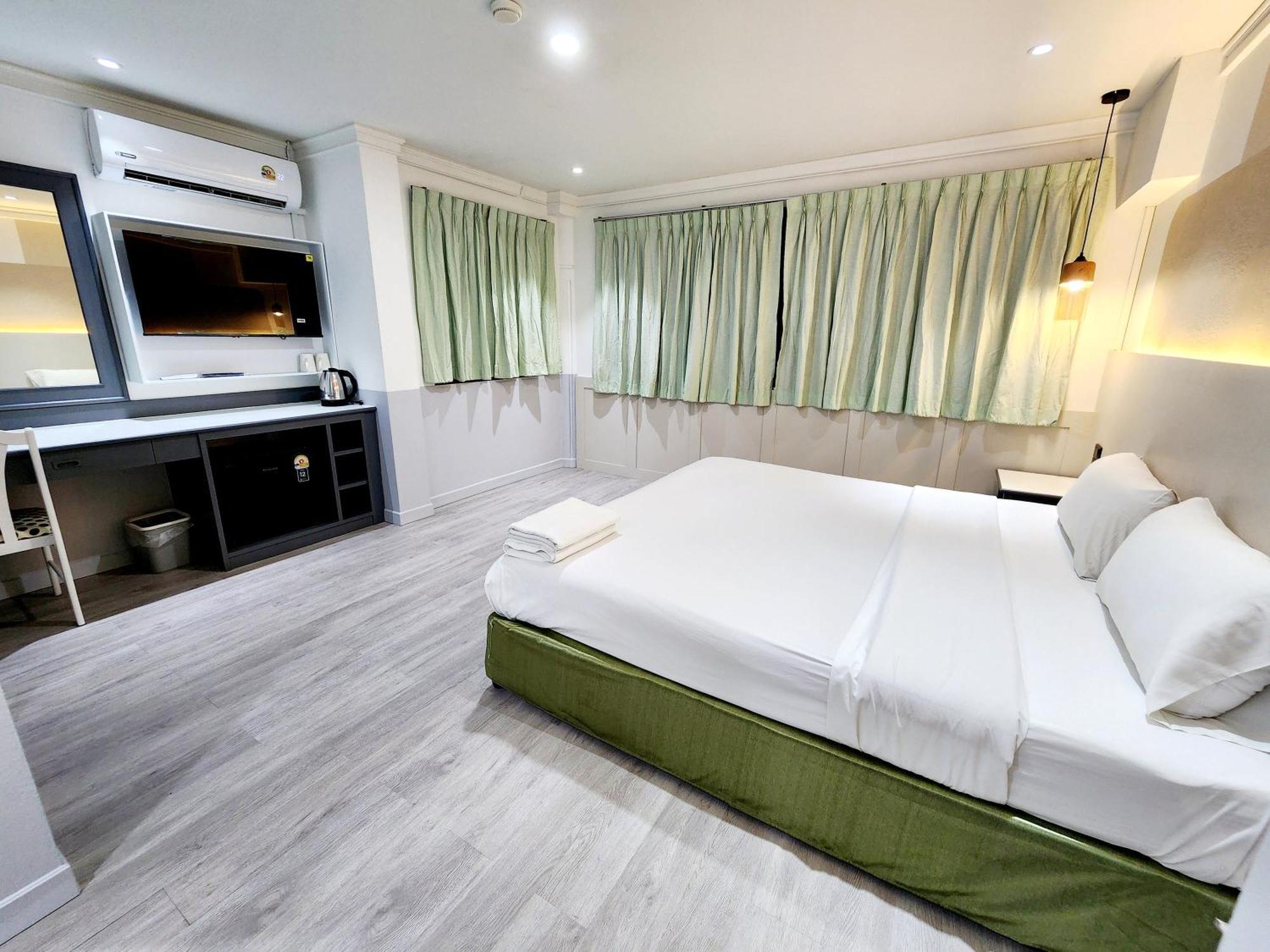 Seatel Phuket, Patong Beach Extérieur photo