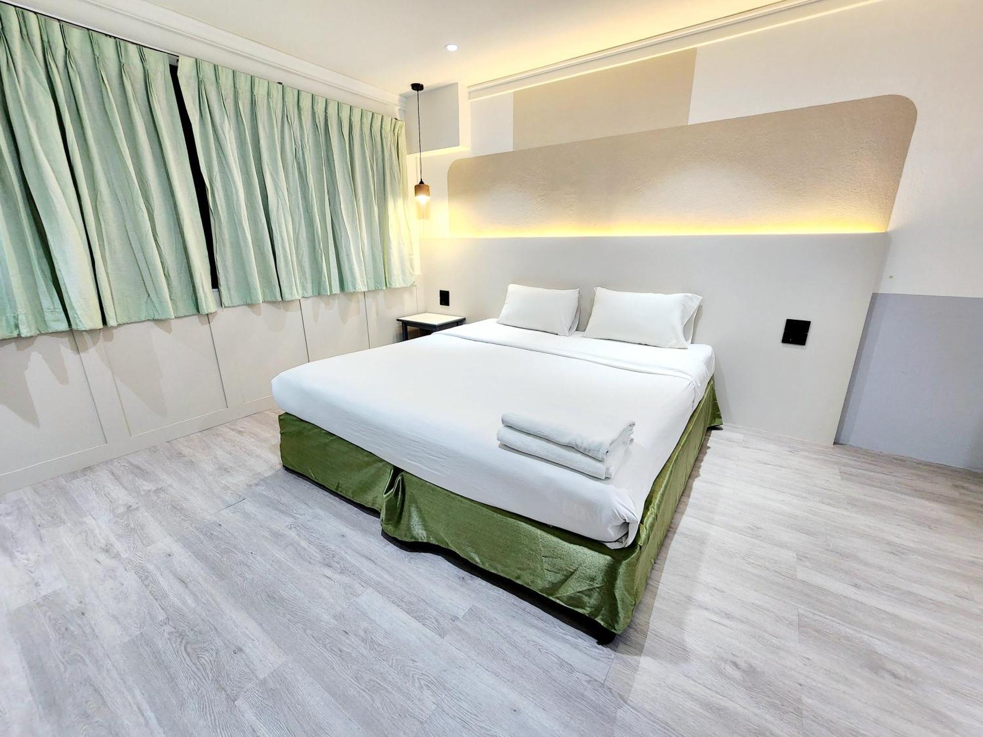 Seatel Phuket, Patong Beach Extérieur photo
