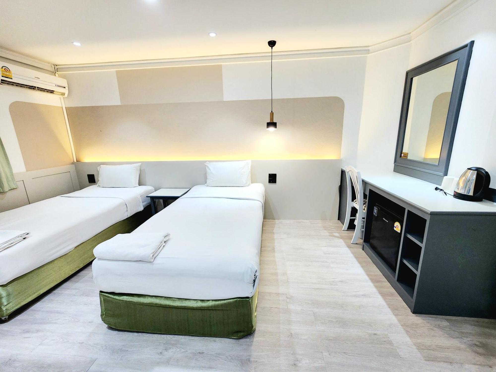 Seatel Phuket, Patong Beach Extérieur photo