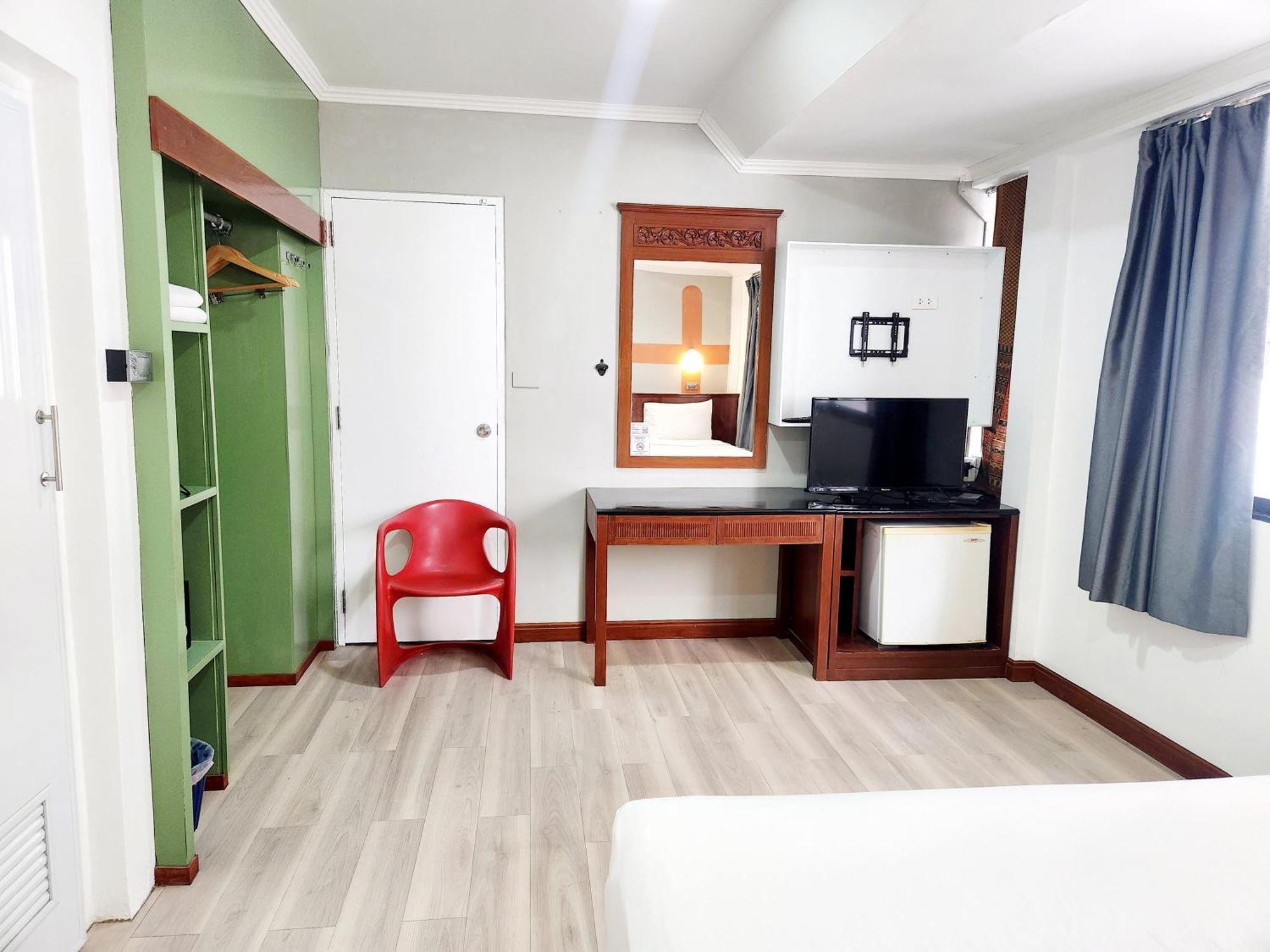 Seatel Phuket, Patong Beach Extérieur photo