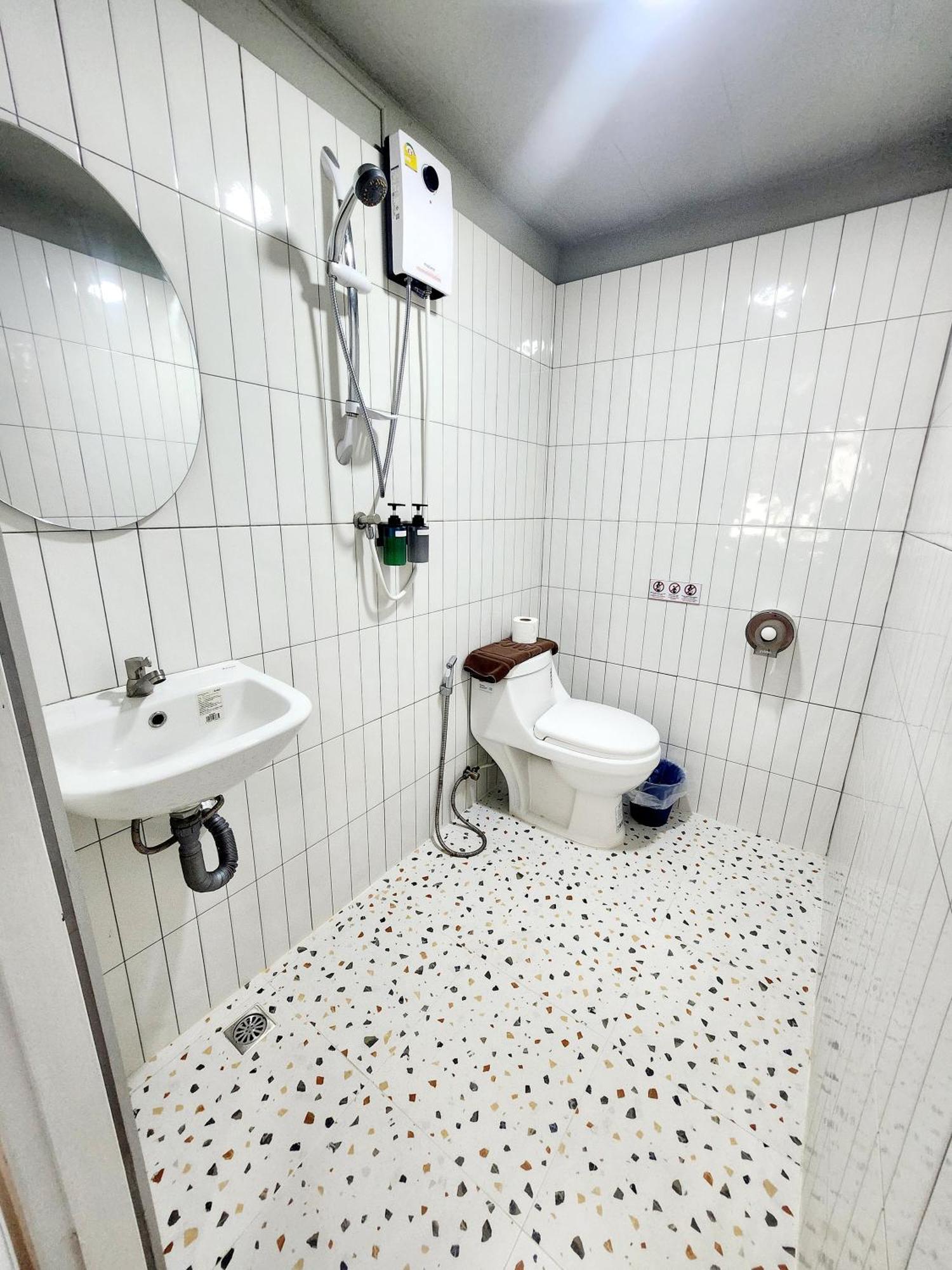 Seatel Phuket, Patong Beach Extérieur photo