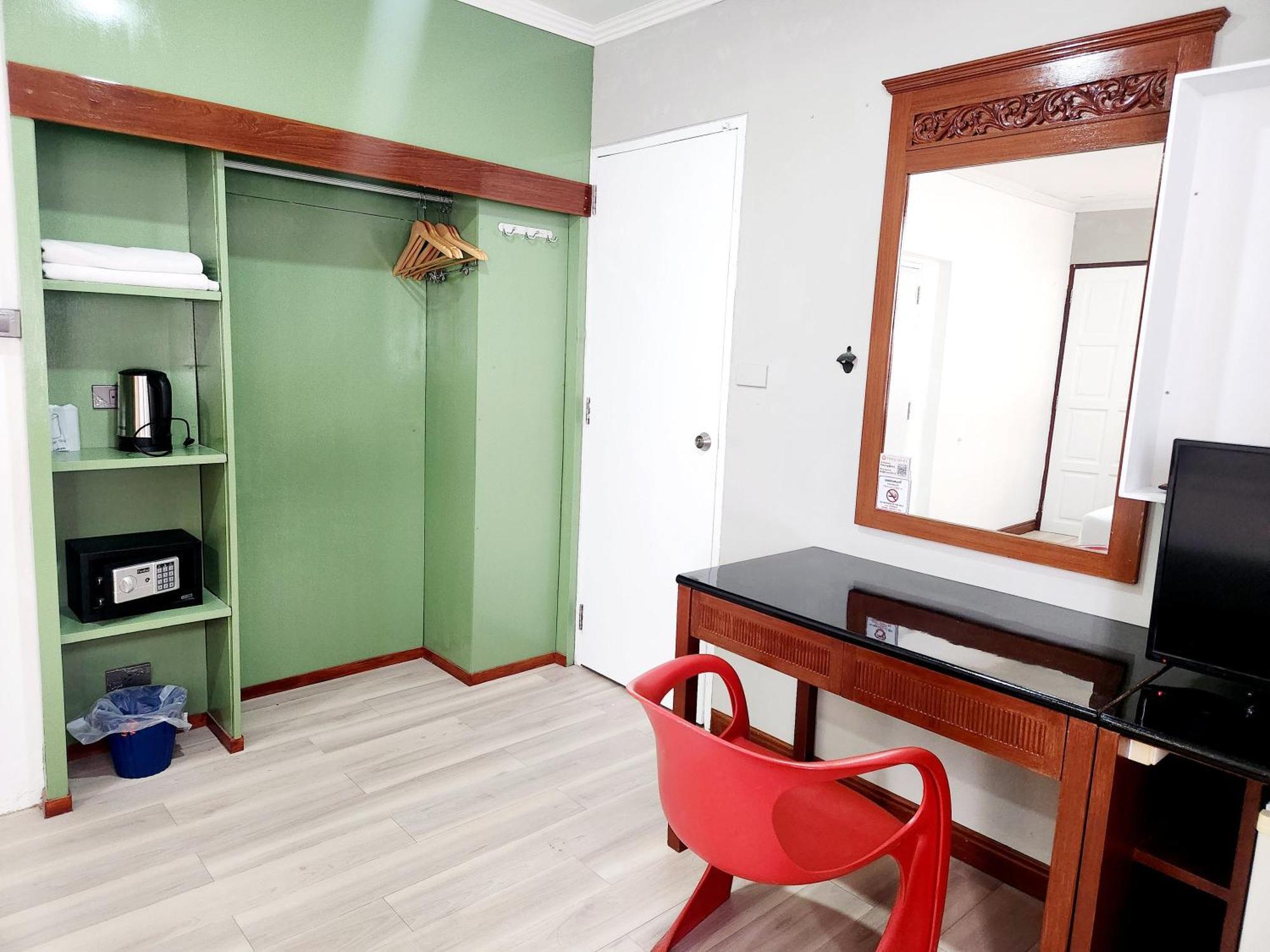 Seatel Phuket, Patong Beach Extérieur photo