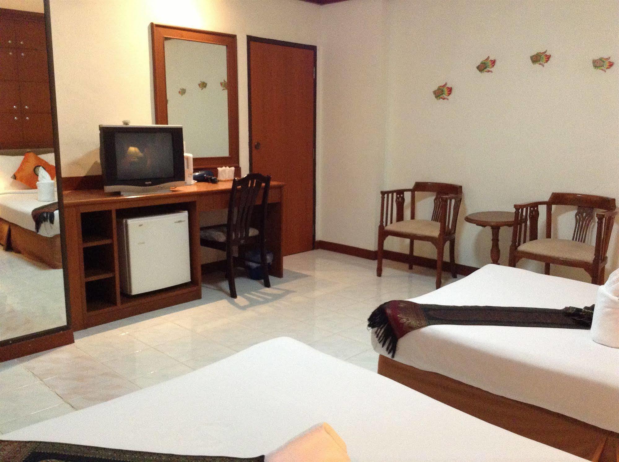 Seatel Phuket, Patong Beach Extérieur photo